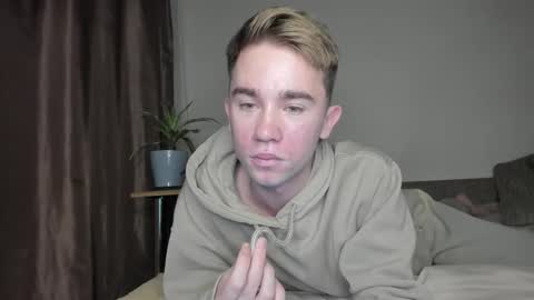 Snapshot of jimyti_bad_boy chatting on 10/14/25, 02:01 jimyti_bad_boy online show from 10/14/25, 02:01