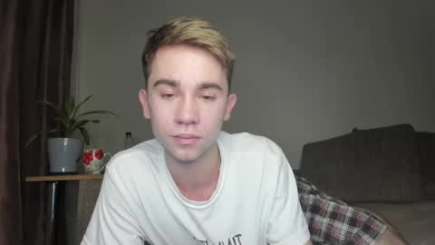 Snapshot of jimyti_bad_boy chatting on 10/21/25, 09:37 jimyti_bad_boy online show from 10/21/25, 09:37