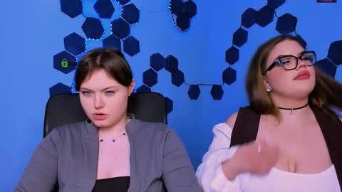 Snapshot of jinny_meow chatting on 12/22/25, 03:03 JInny PVT IS OPEN online show from 12/22/25, 03:03