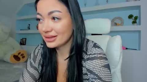 Juliee online show from 11/17/25, 05:19