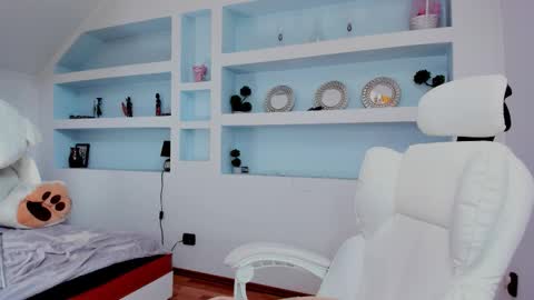 Snapshot of jisselle chatting on 03/11/26, 12:55 Juliee online show from 03/11/26, 12:55