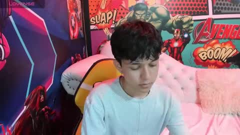 Snapshot of jisus_cat chatting on 01/17/25, 11:40 Jisus online show from 01/17/25, 11:40