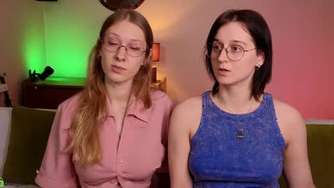 Snapshot of jitoon_exe chatting on 01/26/25, 04:09 Hey Guys We are Julia ginger Tina brunette online show from 01/26/25, 04:09