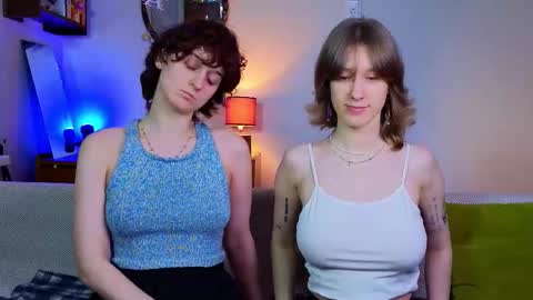 Hey Guys We are Julia ginger  Tina brunette online show from 01/14/26, 03:01