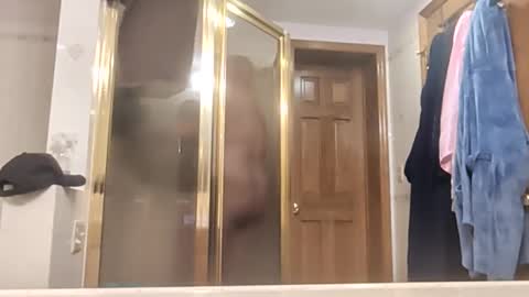 Snapshot of jizzle192 chatting on 02/14/26, 04:42 jizzle192 online show from 02/14/26, 04:42