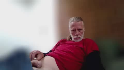 Snapshot of jizzmitten5 chatting on 12/20/25, 12:07 jizzmitten5 online show from 12/20/25, 12:07