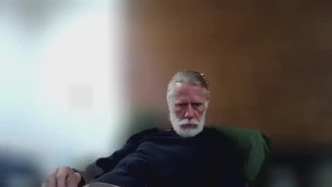 Snapshot of jizzmitten5 chatting on 01/19/26, 03:32 jizzmitten5 online show from 01/19/26, 03:32