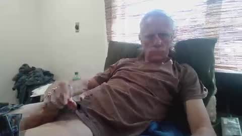 Snapshot of jizzmitten5 chatting on 02/26/26, 07:35 jizzmitten5 online show from 02/26/26, 07:35