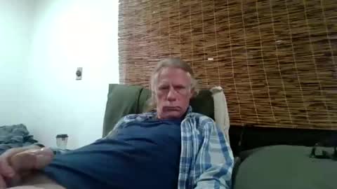 Snapshot of jizzmitten5 chatting on 03/10/26, 05:01 jizzmitten5 online show from 03/10/26, 05:01