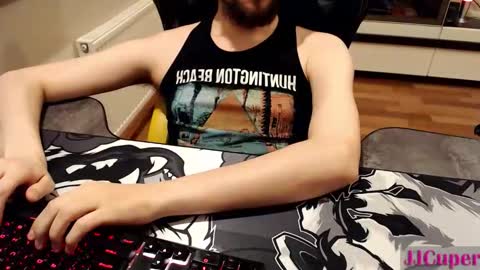 Snapshot of jjcuper chatting on 04/21/26, 06:23 JJCuper online show from 04/21/26, 06:23