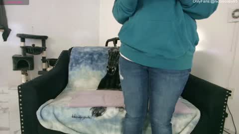 Snapshot of jjjust4fun1985 chatting on 12/27/24, 01:00 Nicole Allen online show from 12/27/24, 01:00