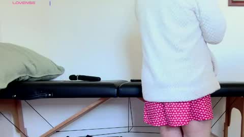 Nicole  Allen online show from 05/11/26, 09:56