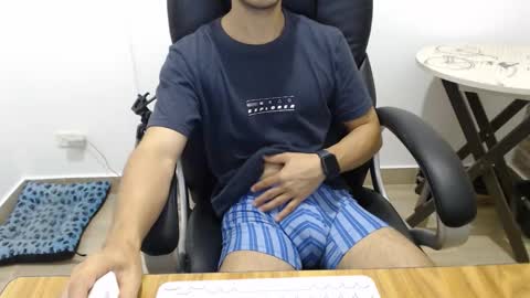 Snapshot of jjrod91 chatting on 11/11/25, 11:27 Jon online show from 11/11/25, 11:27