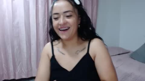 Snapshot of jjulietha95 chatting on 02/11/25, 02:35 Julieta online show from 02/11/25, 02:35