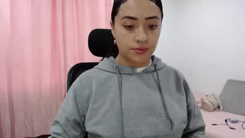 Snapshot of jjulietha95 chatting on 02/16/25, 10:43 Julieta online show from 02/16/25, 10:43