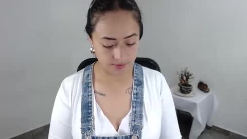 Snapshot of jjulietha95 chatting on 04/28/26, 12:09 Julieta online show from 04/28/26, 12:09