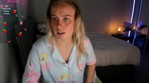 Snapshot of jjulietterose chatting on 06/17/26, 08:50 Juliette Rose online show from 06/17/26, 08:50