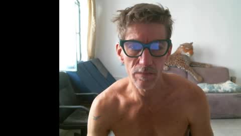 Snapshot of jlmbud chatting on 06/06/26, 02:00 jlmbud online show from 06/06/26, 02:00