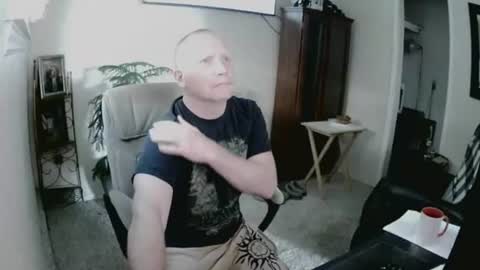 Snapshot of jlouton01 chatting on 01/27/25, 03:39 kilroy online show from 01/27/25, 03:39