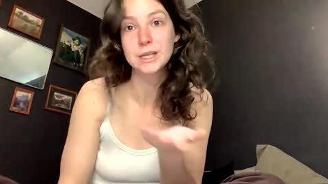 Snapshot of jlynn1997 chatting on 04/13/26, 01:49 jlynn1997 online show from 04/13/26, 01:49