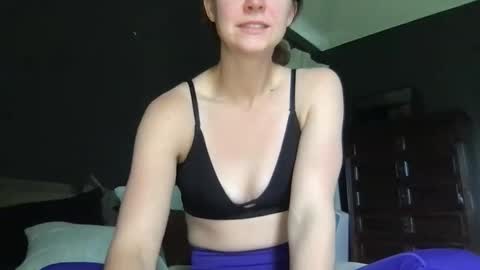 Snapshot of jlynn1997 chatting on 04/20/26, 06:42 jlynn1997 online show from 04/20/26, 06:42