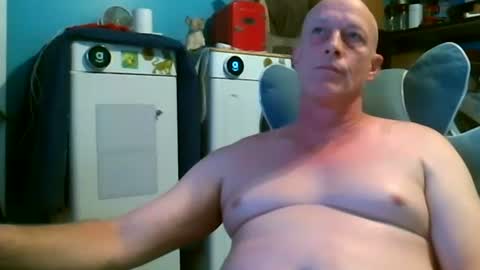 Snapshot of jlz2695 chatting on 06/01/26, 05:14 jlz2695 online show from 06/01/26, 05:14