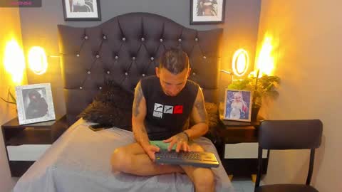 jm_hot_ online show from 01/28/25, 05:32