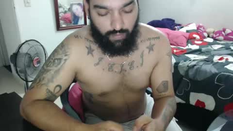 jmasko1 online show from 10/27/25, 05:11