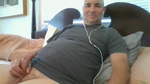 Snapshot of jmichael50 chatting on 10/25/25, 06:35 jmichael50 online show from 10/25/25, 06:35