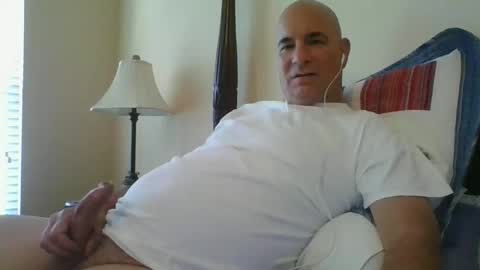 Snapshot of jmichael50 chatting on 11/28/25, 06:43 jmichael50 online show from 11/28/25, 06:43