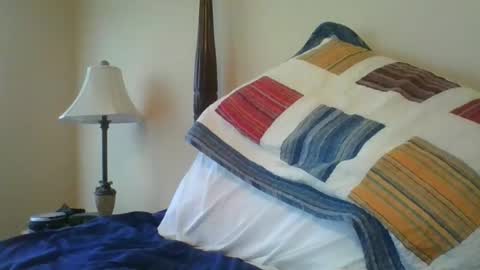 Snapshot of jmichael50 chatting on 12/14/25, 06:01 jmichael50 online show from 12/14/25, 06:01