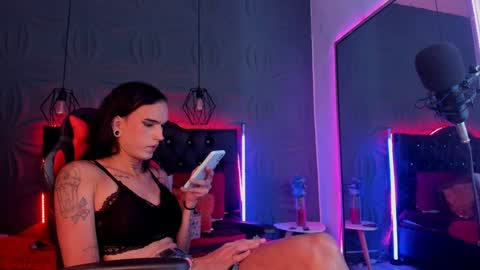 Joa Isaza     online show from 01/19/25, 10:28