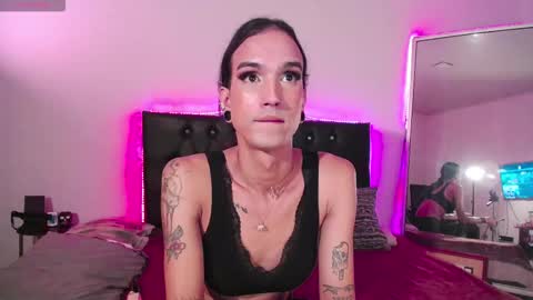 Joa Isaza     online show from 11/14/25, 04:44