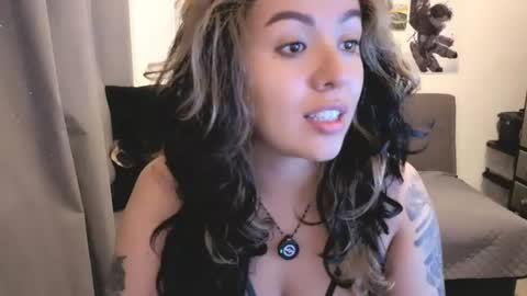 Snapshot of joan_allen chatting on 07/17/26, 05:18 Johana online show from 07/17/26, 05:18