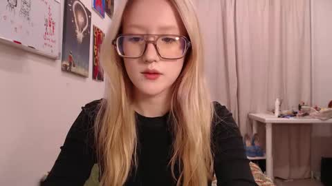 Snapshot of joan_kiss chatting on 09/27/25, 05:40 joan_kiss online show from 09/27/25, 05:40