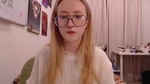 Snapshot of joan_kiss chatting on 10/23/25, 03:11 joan_kiss online show from 10/23/25, 03:11