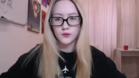 joan_kiss online show from 04/06/26, 07:31