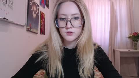 joan_kiss online show from 04/12/26, 08:19