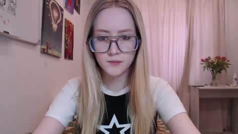 joan_kiss online show from 04/23/26, 12:29