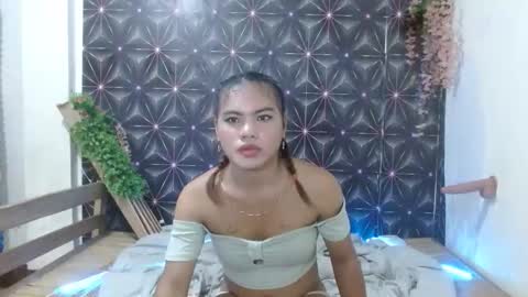 joana_gray online show from 11/21/25, 11:36