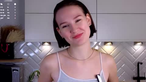 Alice in the country of dreams online show from 10/10/25, 02:21