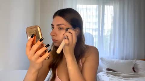Bella online show from 07/12/26, 12:18