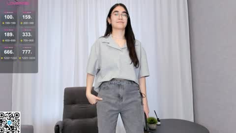 Mia online show from 01/04/25, 12:05