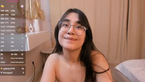 Mia online show from 01/17/25, 03:22