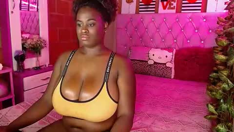 Snapshot of joannediamonds chatting on 11/28/25, 01:25 joannediamonds online show from 11/28/25, 01:25