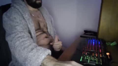 joaodias_18 online show from 02/05/25, 10:22