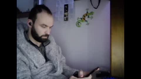 joaodias_18 online show from 03/12/25, 10:17