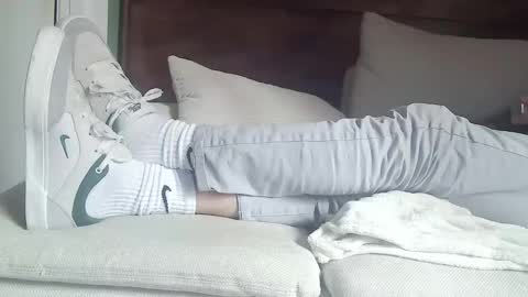 GUILLAUME feet and socks online show from 01/31/25, 11:03