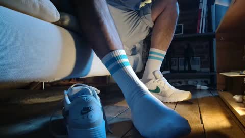 GUILLAUME feet and socks online show from 02/03/25, 08:24