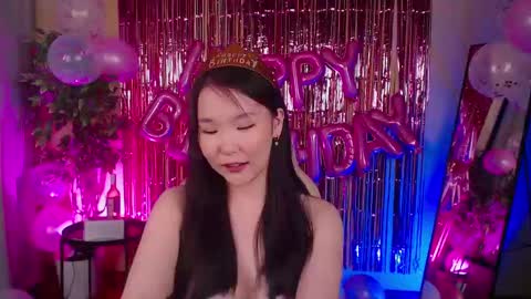 Snapshot of jocelyn_lane chatting on 03/02/25, 12:32 Amina online show from 03/02/25, 12:32